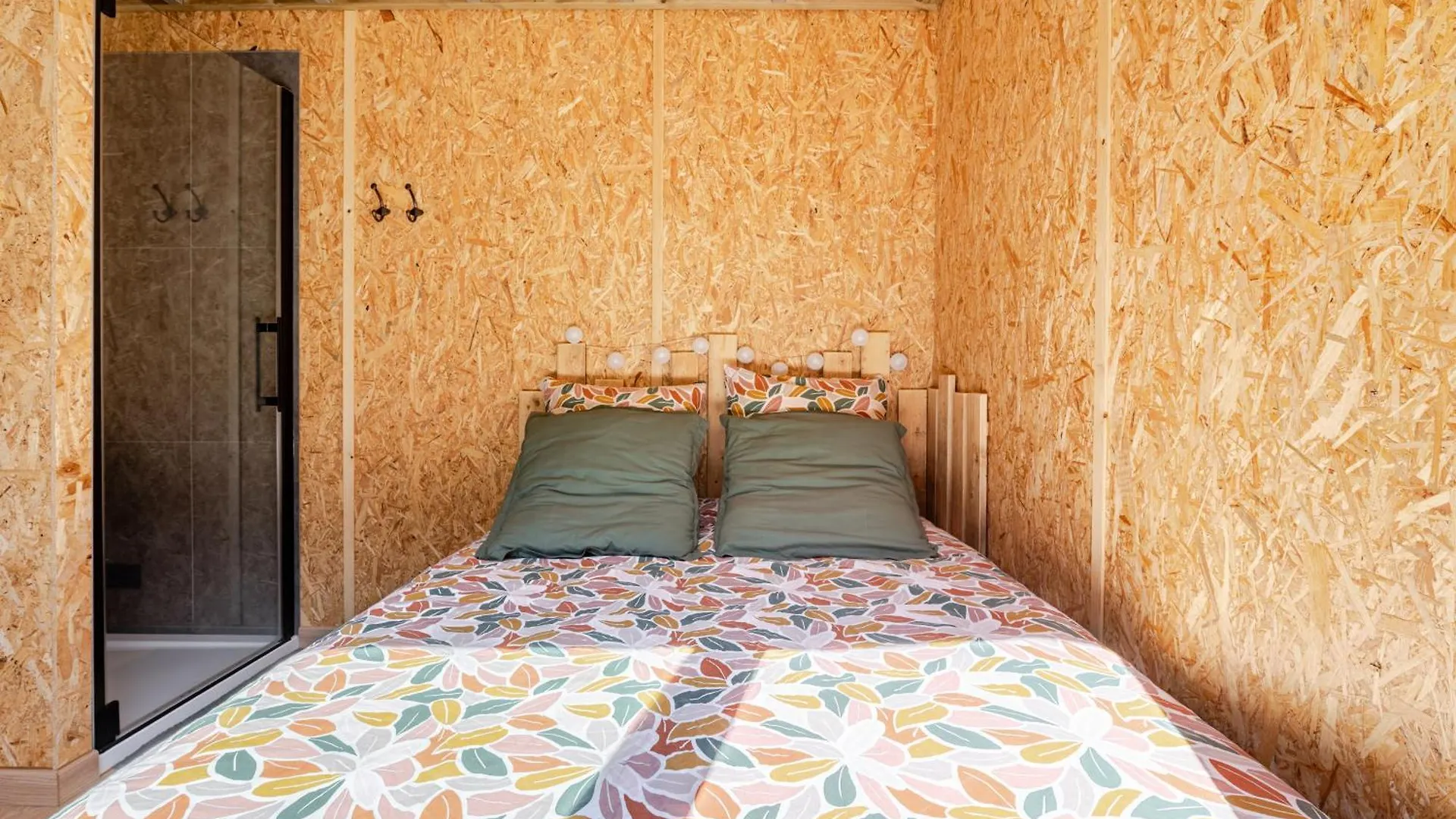 Tinyhouse Et Abeilles, Sejour Insolite En Provence Orange  0*, Orange (Vaucluse) France
