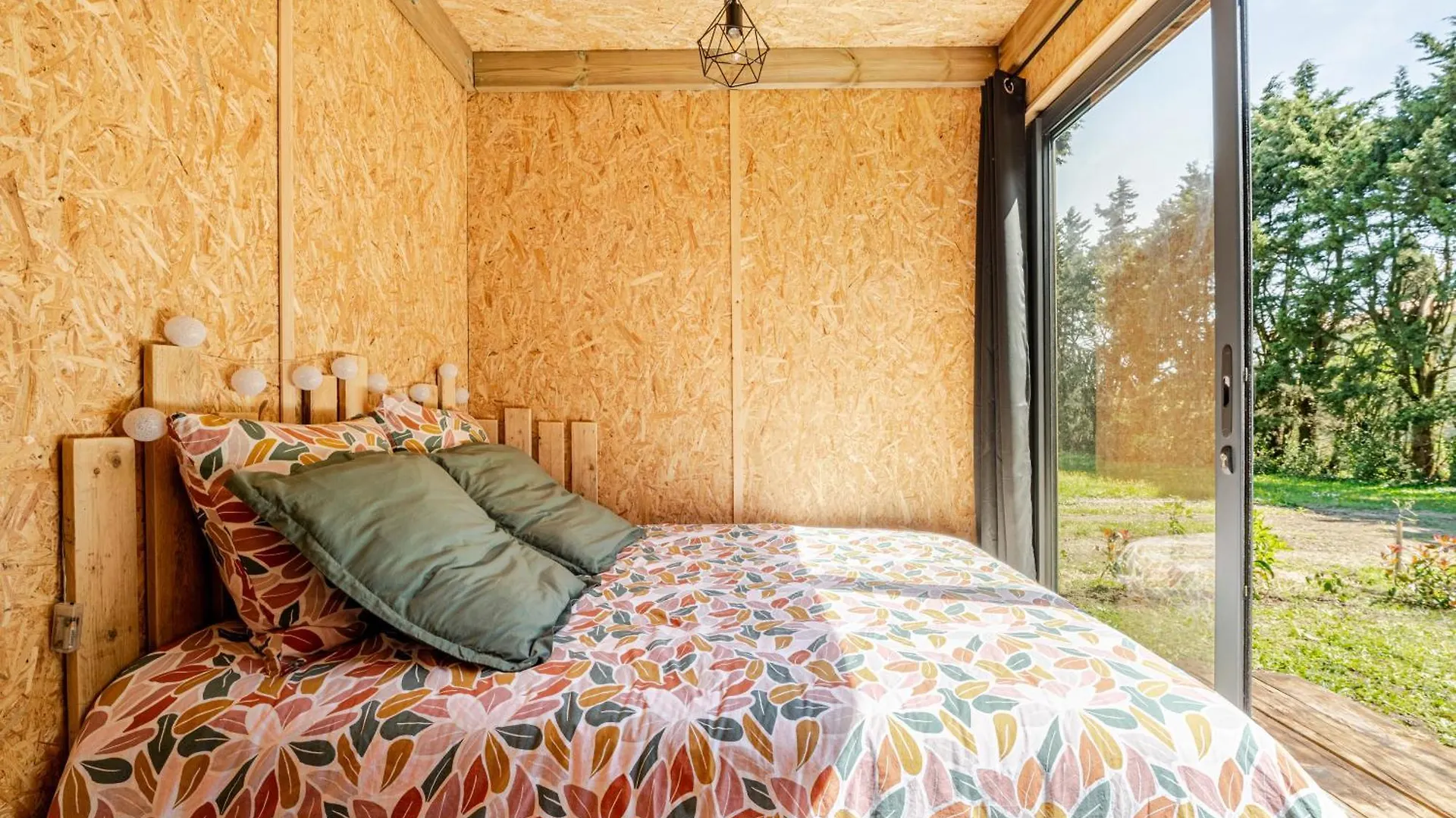Holiday home Tinyhouse Et Abeilles, Sejour Insolite En Provence Orange  France